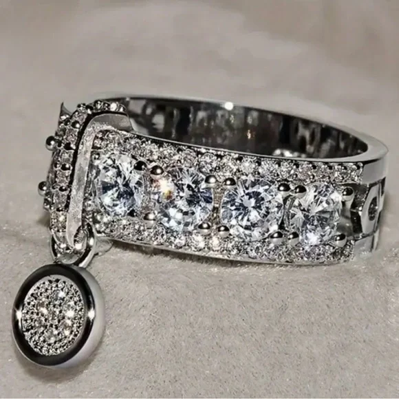 14k Silver Plated Women's Ring with Diamond Accents Size 12 - Picture 4 of 4